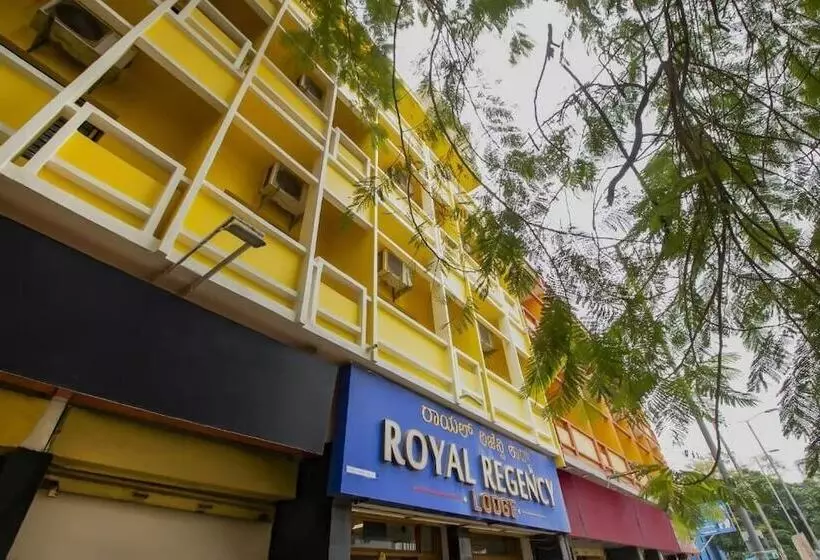 ホテル Royal Regency Lodge