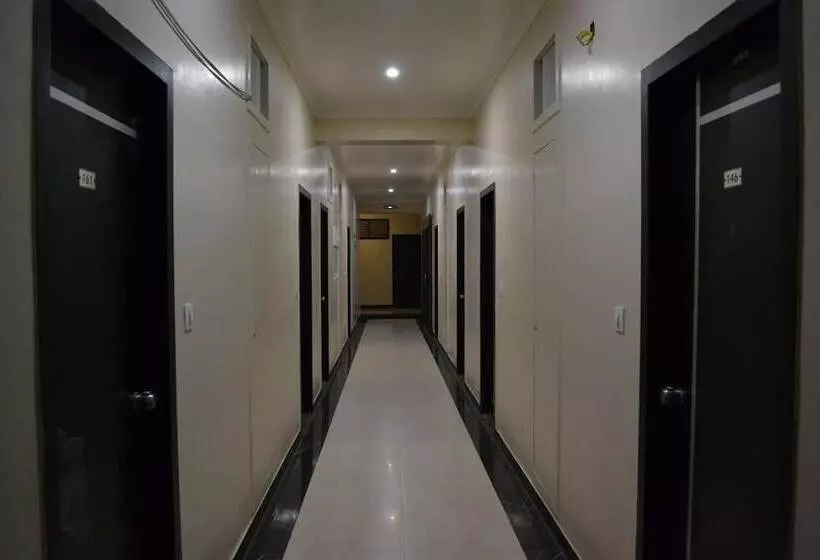 ホテル Royal Regency Lodge