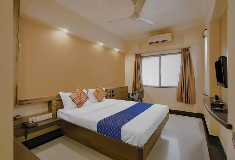 ホテル Royal Regency Lodge