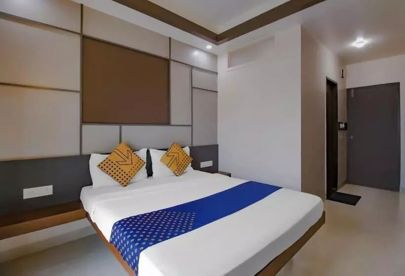 ホテル Royal Regency Lodge