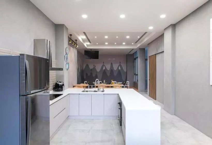 تختخواب و صبحانه Ren House大仁哥文旅