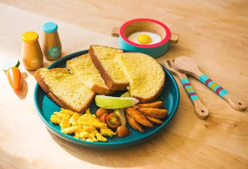 تختخواب و صبحانه Ren House大仁哥文旅