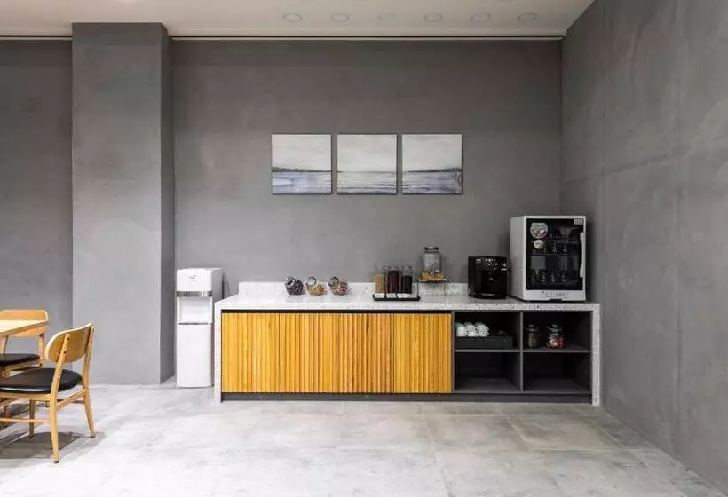 تختخواب و صبحانه Ren House大仁哥文旅