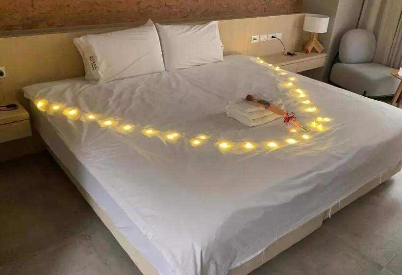 تختخواب و صبحانه Ren House大仁哥文旅