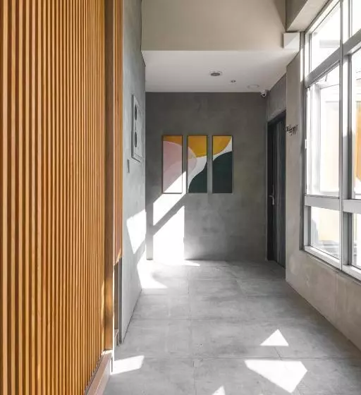 تختخواب و صبحانه Ren House大仁哥文旅