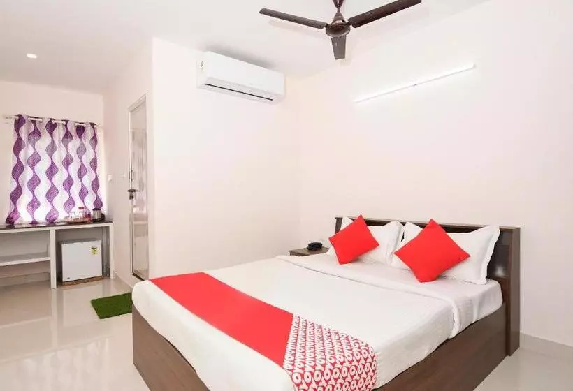 Hotelli Oyo 24285 Royal Plaza