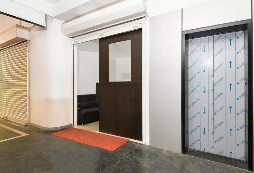Hotelli Oyo 24285 Royal Plaza