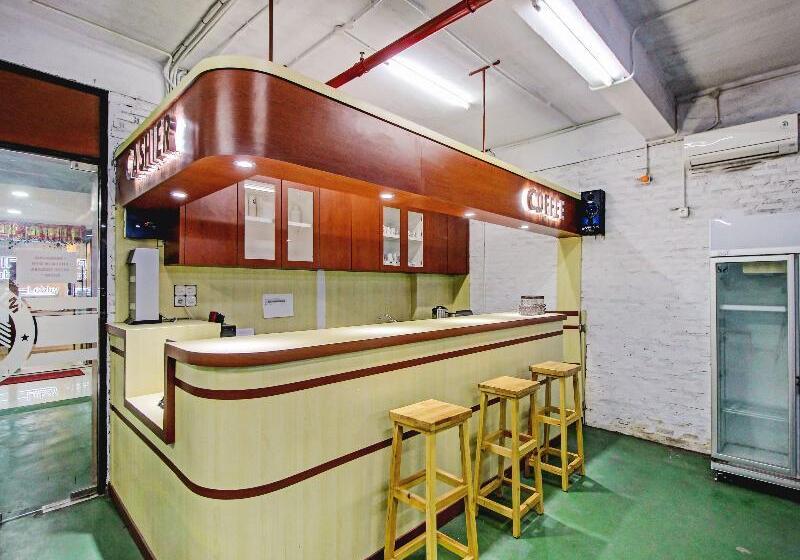 Отель Oyo 90245 Tridasa