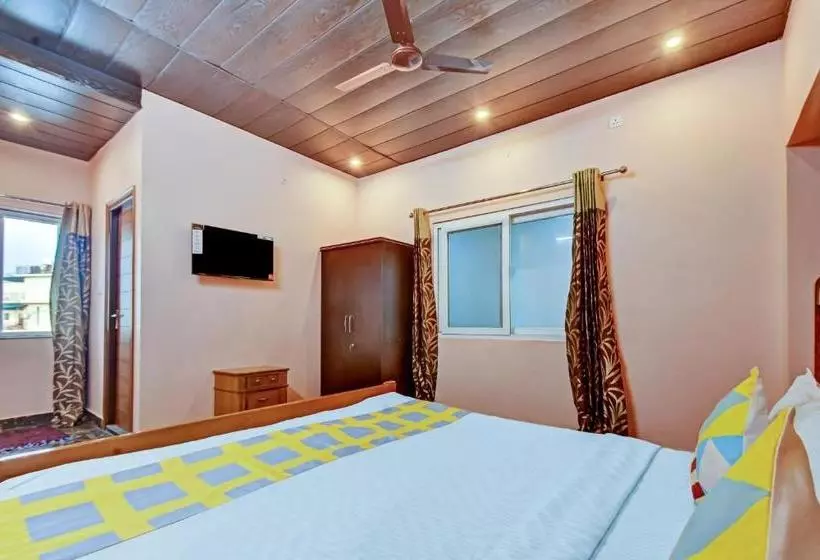 ペンション Oyo Home 78368 Modern Stay Dalanwala