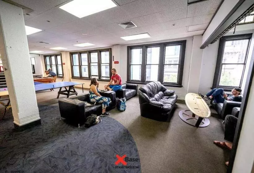 Общежитие Base Auckland
