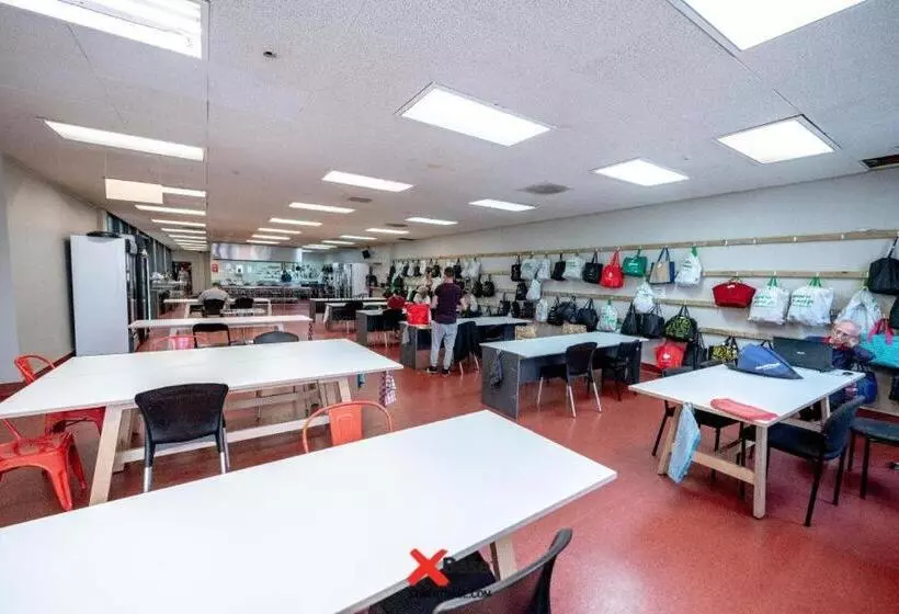 Общежитие Base Auckland