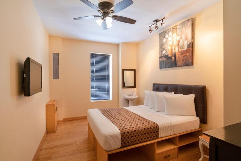 Broadway Hotel And Hostel