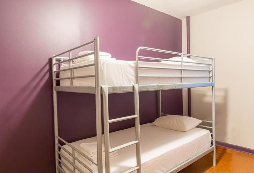 Broadway Hotel And Hostel