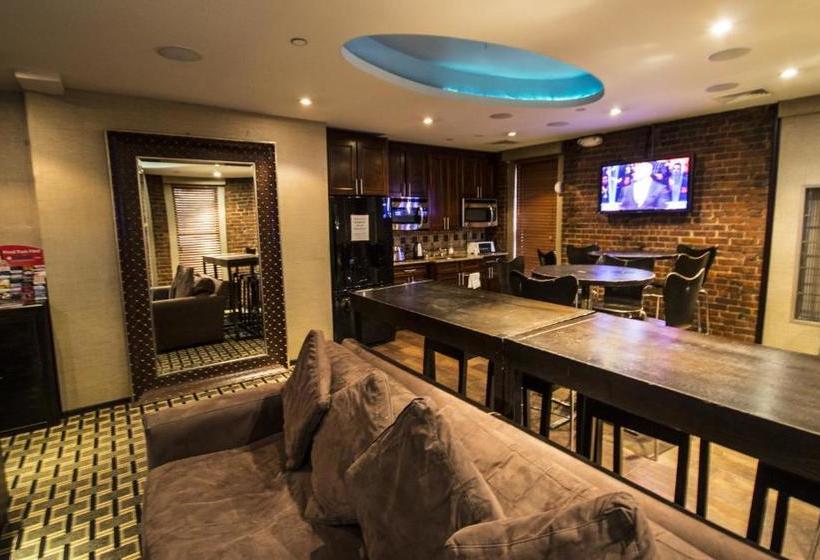 Broadway Hotel And Hostel