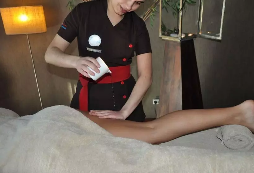 H2otel Congress & Medical Spa