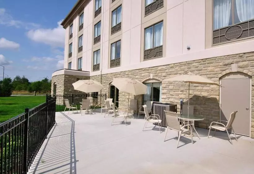 Holiday Inn Express Hotel & Suites Ottawa Airport, An Ihg