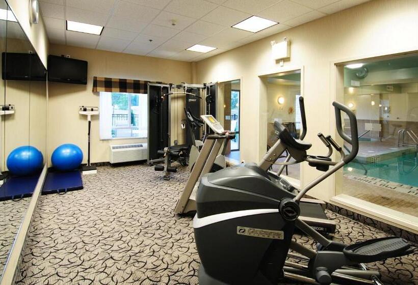 Holiday Inn Express Hotel & Suites Ottawa Airport, An Ihg