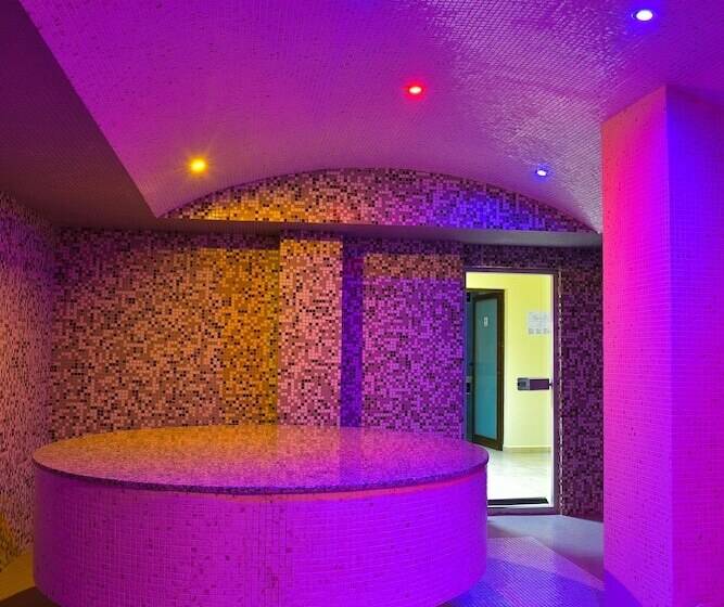 Отель Belvedere Holiday Club