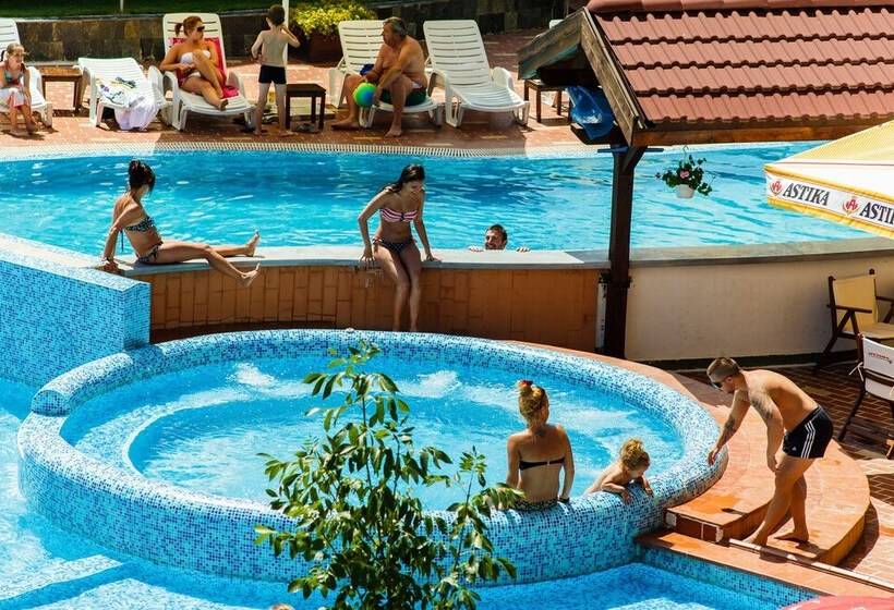 Отель Belvedere Holiday Club