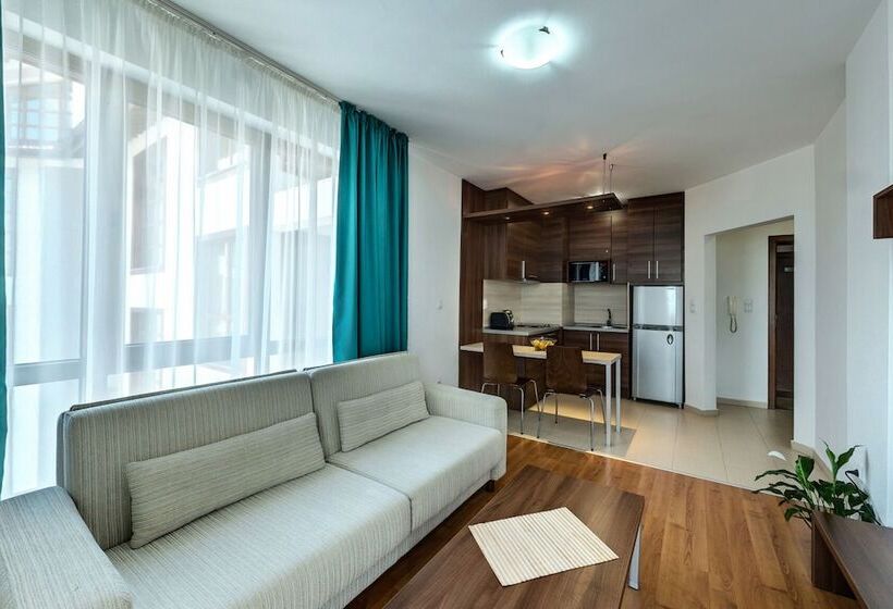 Отель Belvedere Holiday Club