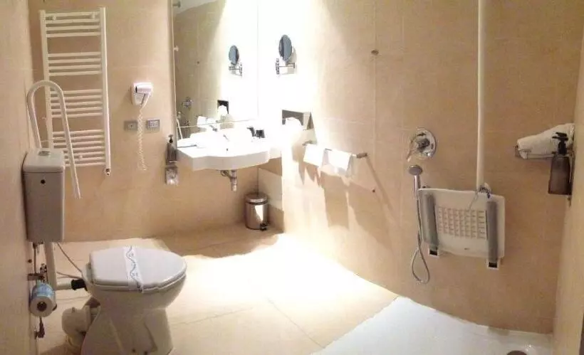 Th Assisi Hotel Cenacolo