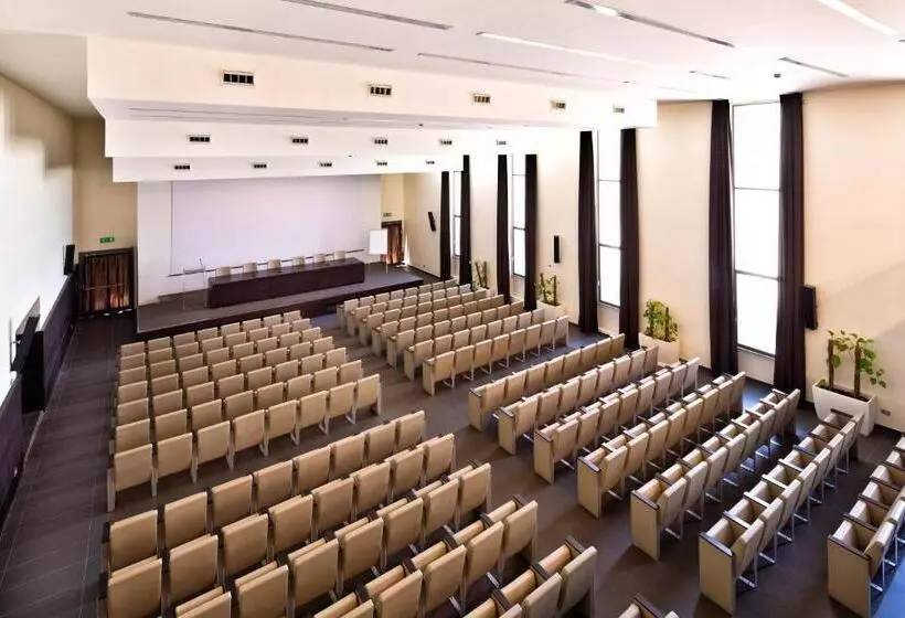 Th Assisi Hotel Cenacolo