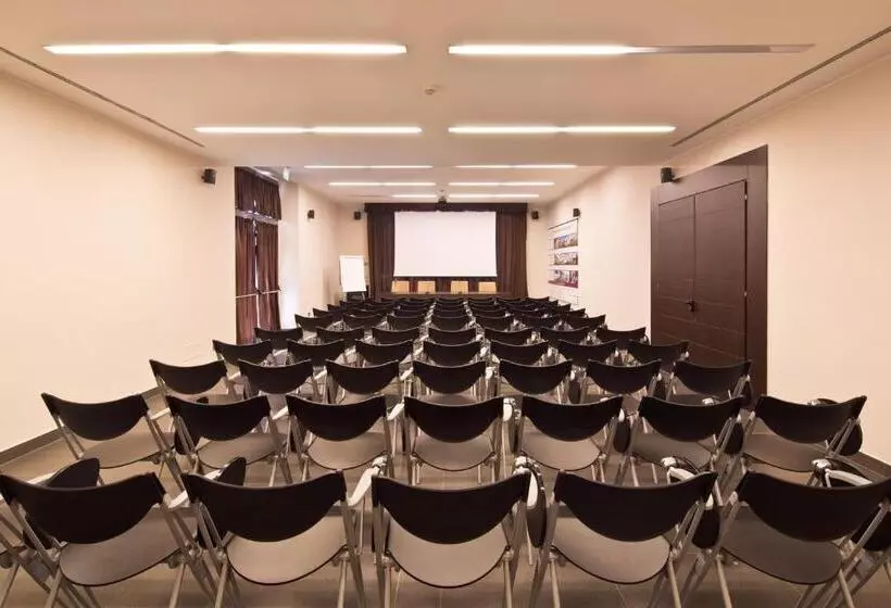 Th Assisi Hotel Cenacolo