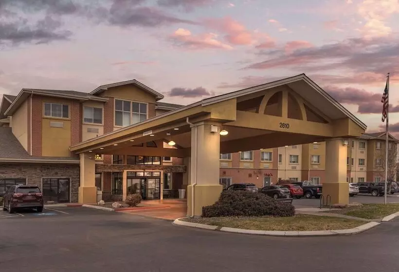 Отель Comfort Suites Boise West Meridian