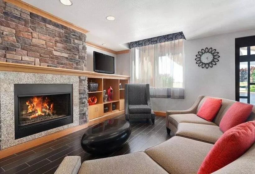 Отель Comfort Suites Boise West Meridian