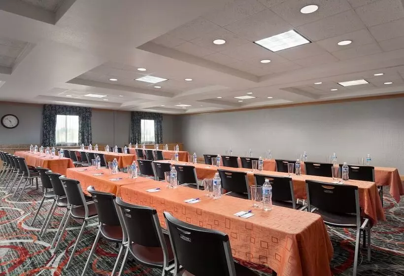 Отель Comfort Suites Boise West Meridian