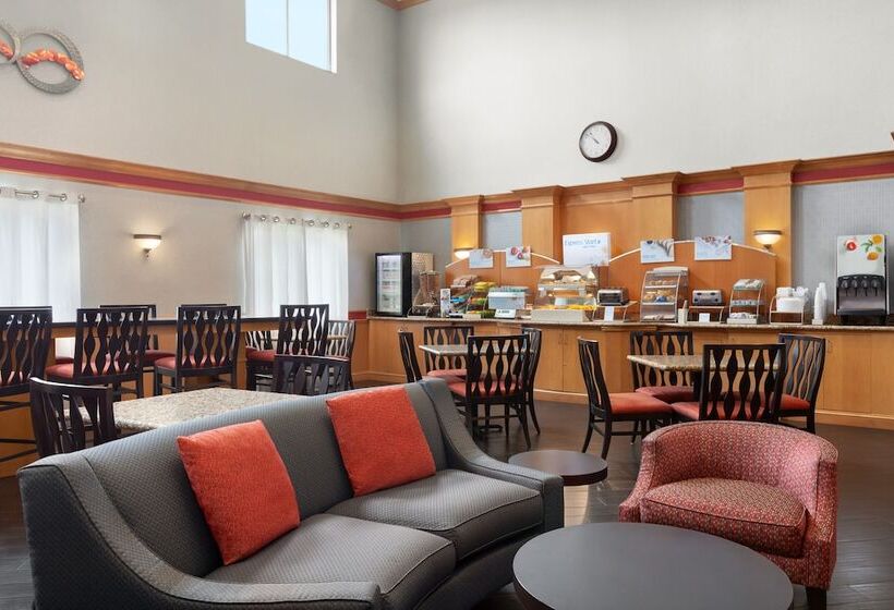 호텔 Comfort Suites Boise West Meridian