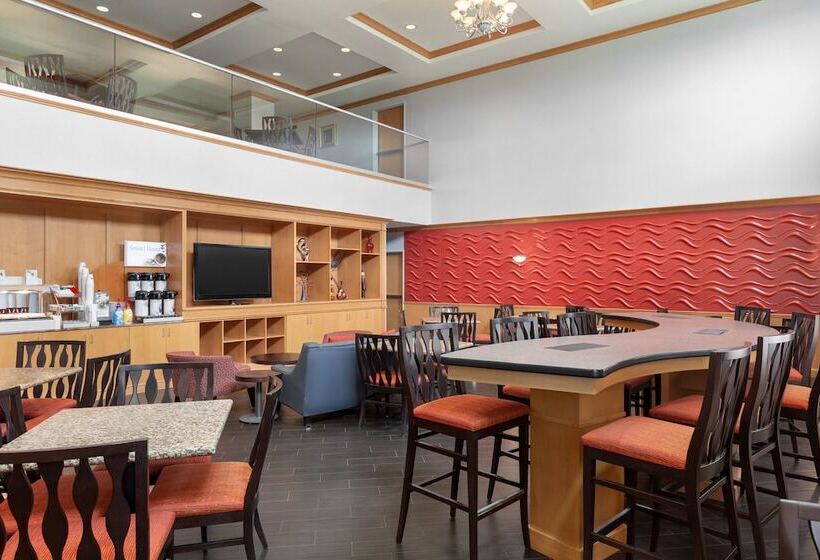 호텔 Comfort Suites Boise West Meridian