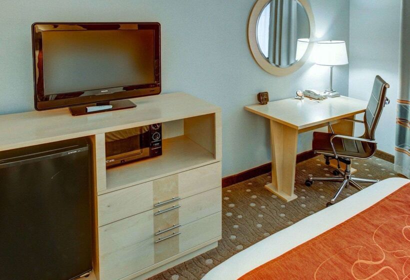 בית מלון כפרי Comfort Suites Pittsburgh Airport