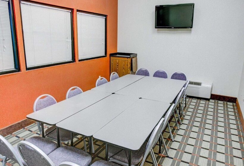 בית מלון כפרי Comfort Suites Pittsburgh Airport