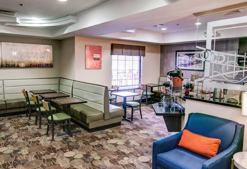 בית מלון כפרי Comfort Suites Pittsburgh Airport