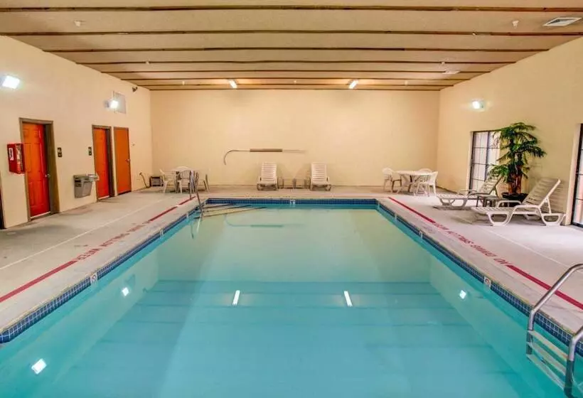 هتل Comfort Suites Pittsburgh Airport