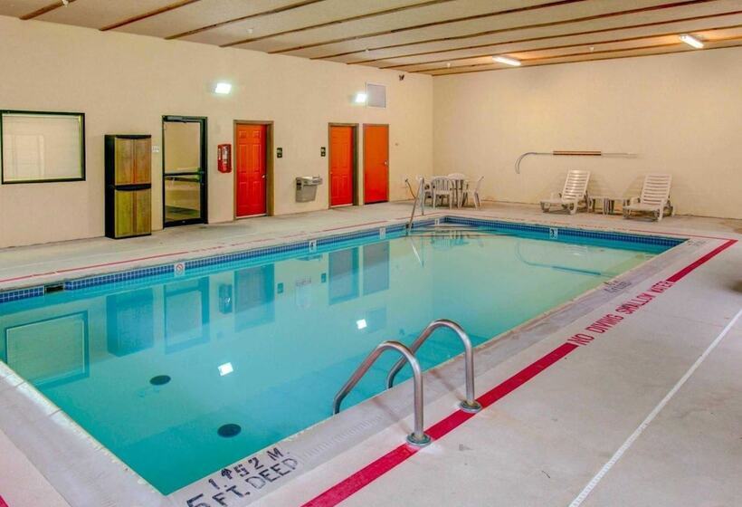 בית מלון כפרי Comfort Suites Pittsburgh Airport