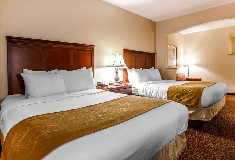 호텔 Comfort Suites East Brunswick South River