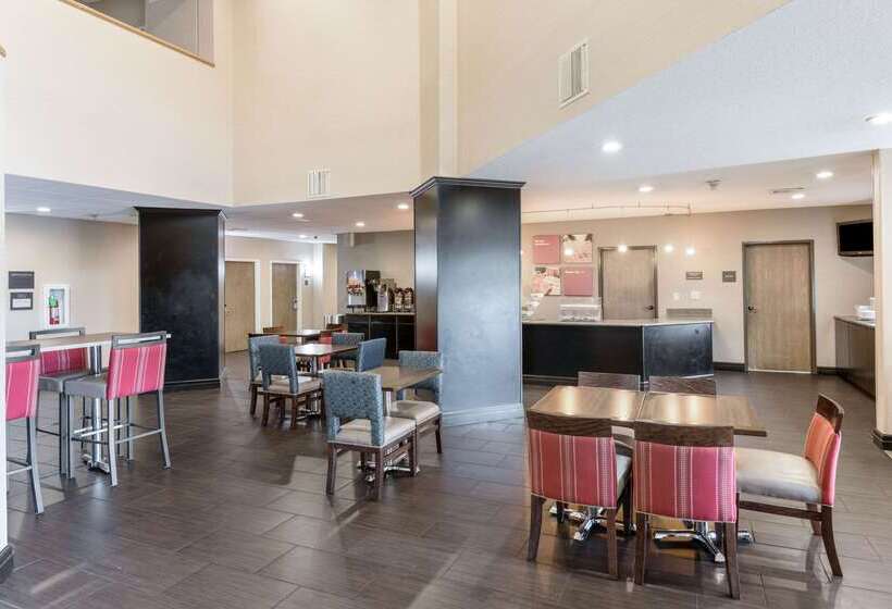 Отель Comfort Suites Monroe