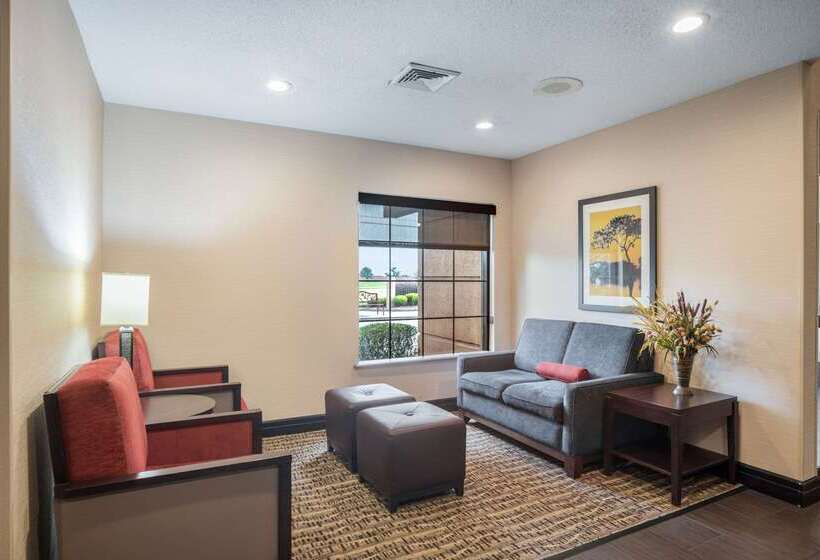 Отель Comfort Suites Monroe