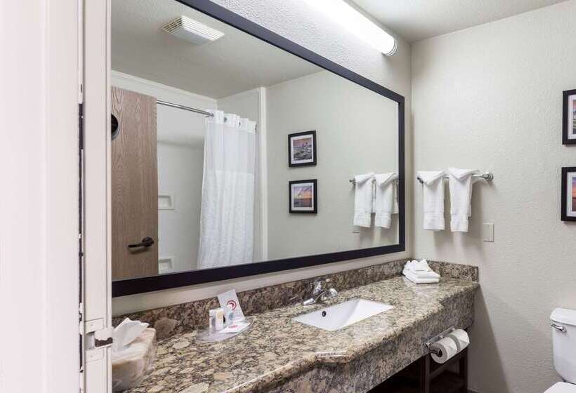 Отель Comfort Suites Monroe