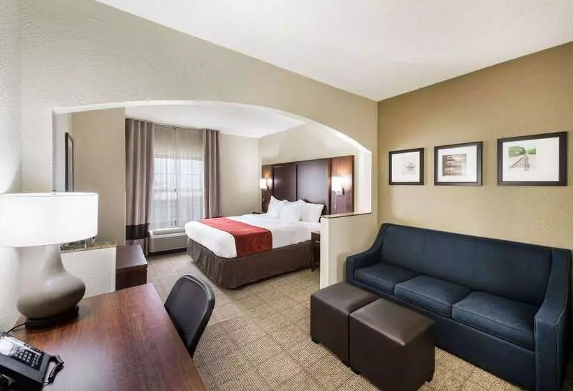 هتل Comfort Suites Monroe