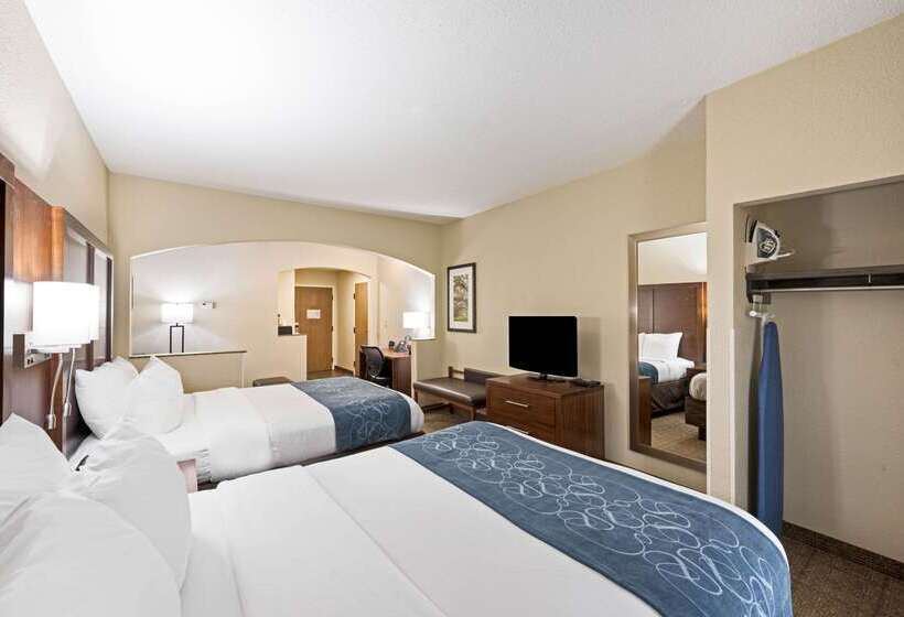 Отель Comfort Suites Monroe