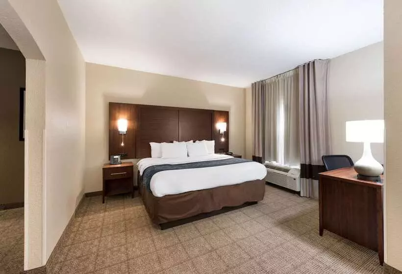 هتل Comfort Suites Monroe