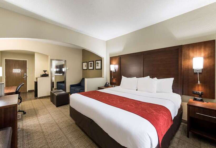 Отель Comfort Suites Monroe