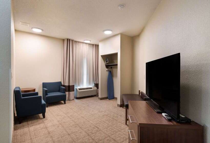Отель Comfort Suites Monroe