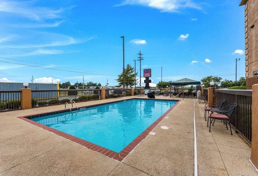 Отель Comfort Suites Monroe