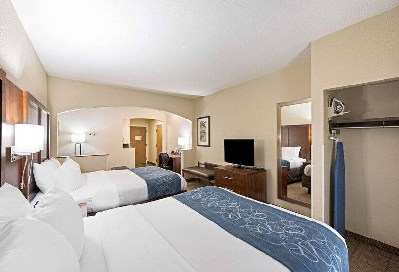 Отель Comfort Suites Monroe