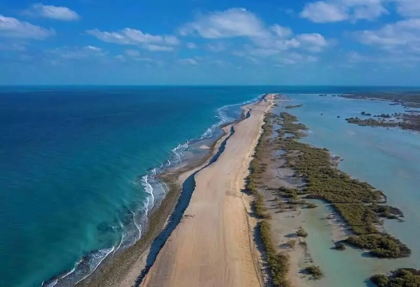 هتل Anantara Desert Islands Resort & Spa