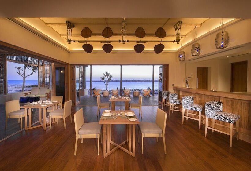 Hotel Anantara Desert Islands Resort & Spa